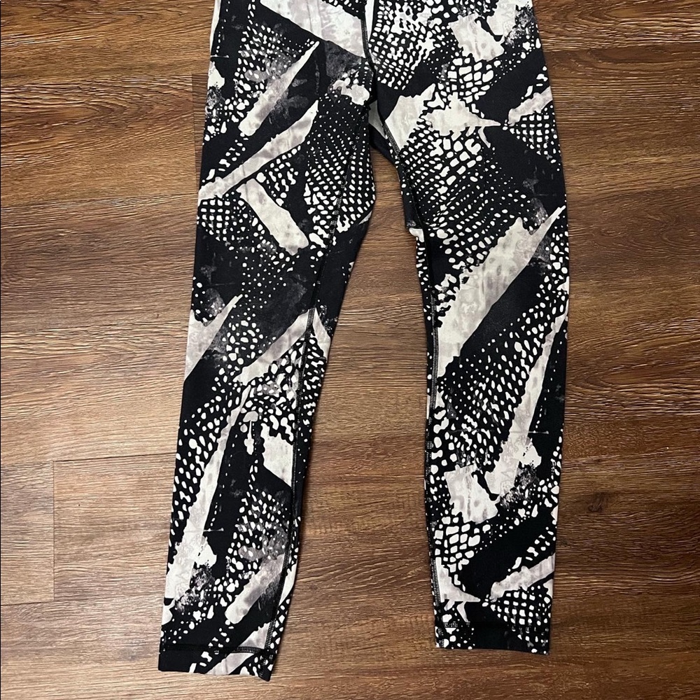 Lululemon leggings size 8